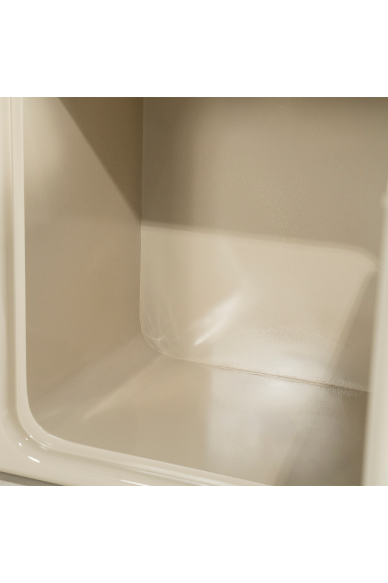 High-gloss 2-Door Dresser | By-Boo Gubby | Oroatrade.com