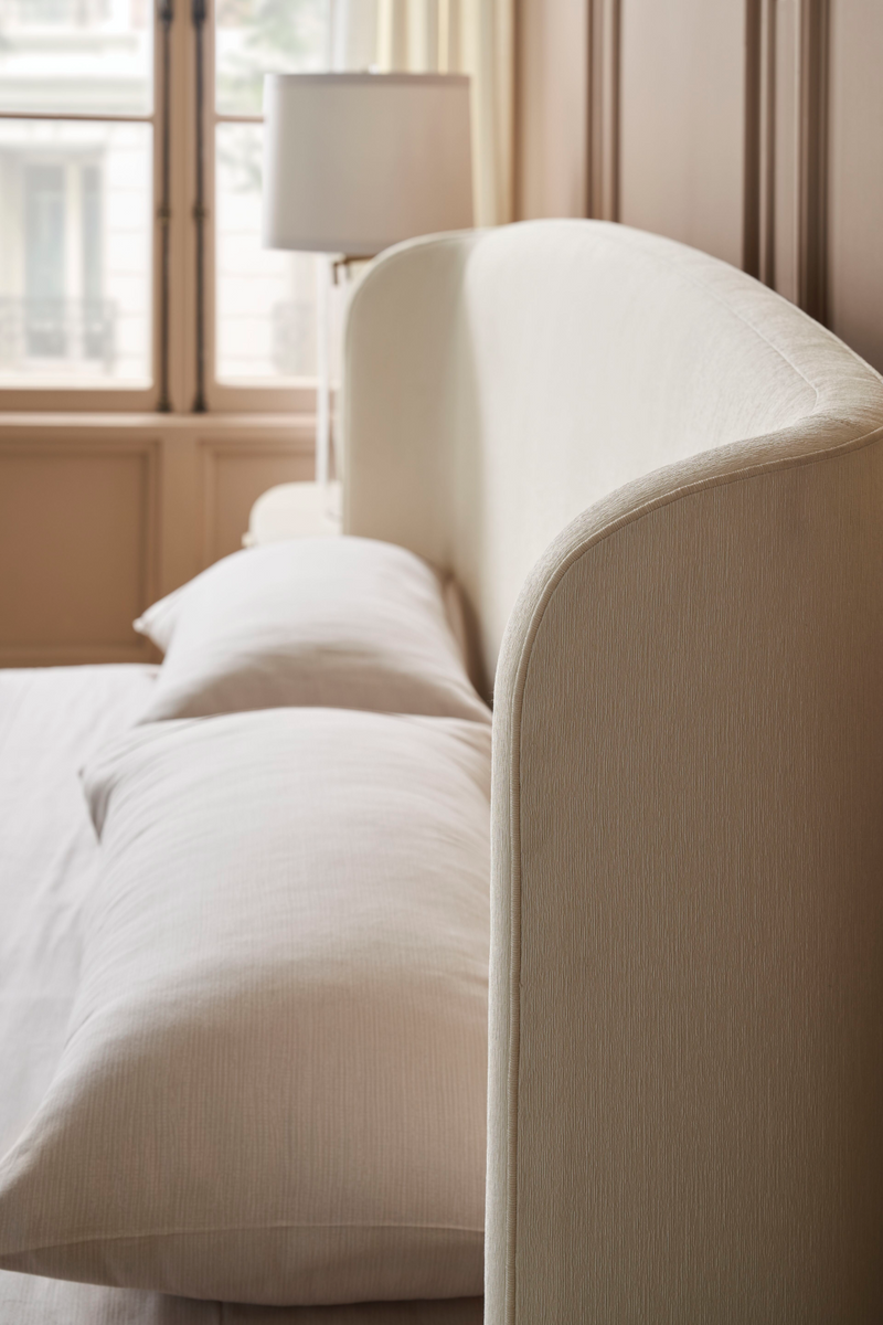 Ivory Ribbed Bed | Caracole Soft Embrace | Oroatrade.com