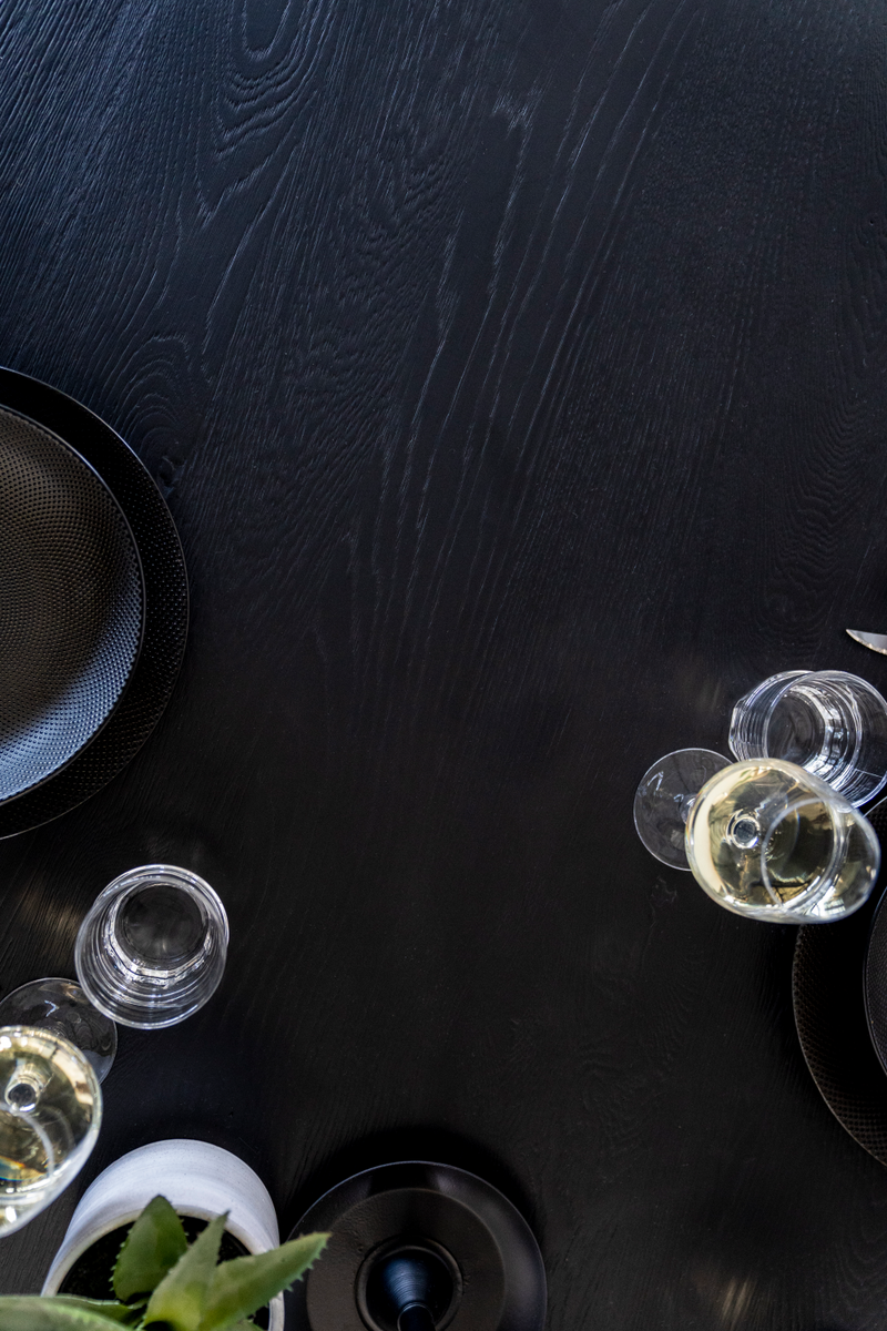 Black Oval Dining Table M | Eleonora Siera | Oroatrade.com