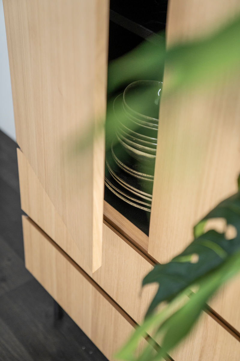 Natural Oak Cabinet | Eleonora Thomas | Oroatrade.com