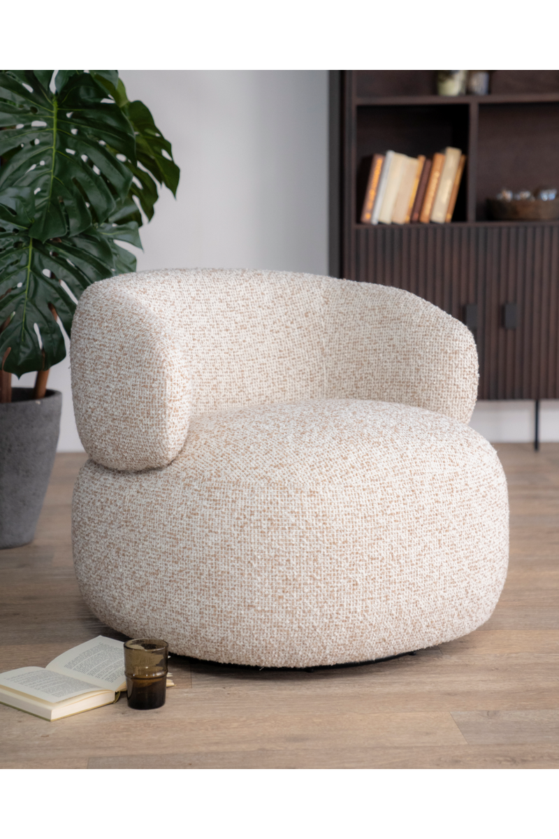 Modern Curved Lounge Chair | Eleonora Maeve | Oroatrade.com