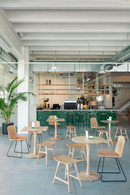 Solid Oak Pedestal Dining Table | Ethnicraft Torsion | Oroatrade.com