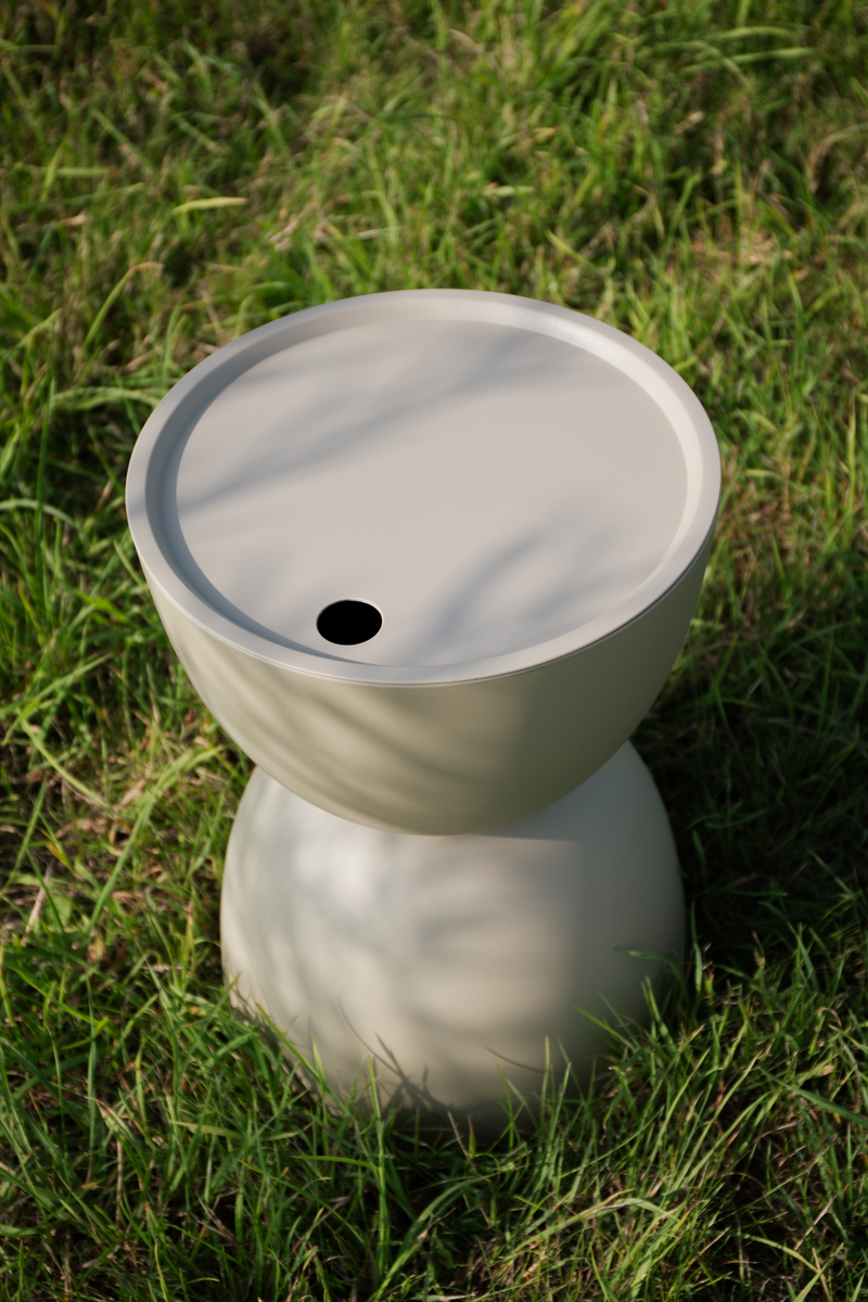 Hourglass Outdoor Storage Side Table | DF Mara | Oroatrade.com