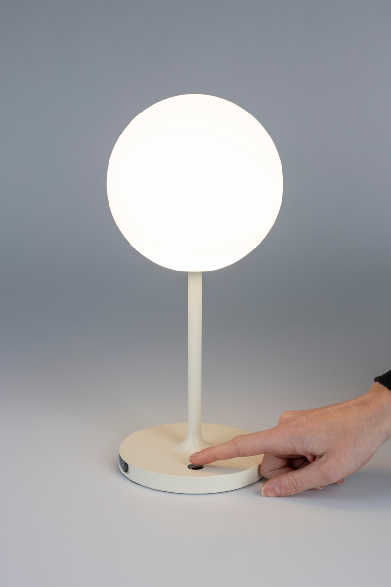 Minimalist Orb Table Lamp | DF Hub | Oroatrade.com