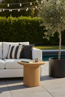 Square Concrete Outdoor Side Table | Novi Living Manon | Oroa.com