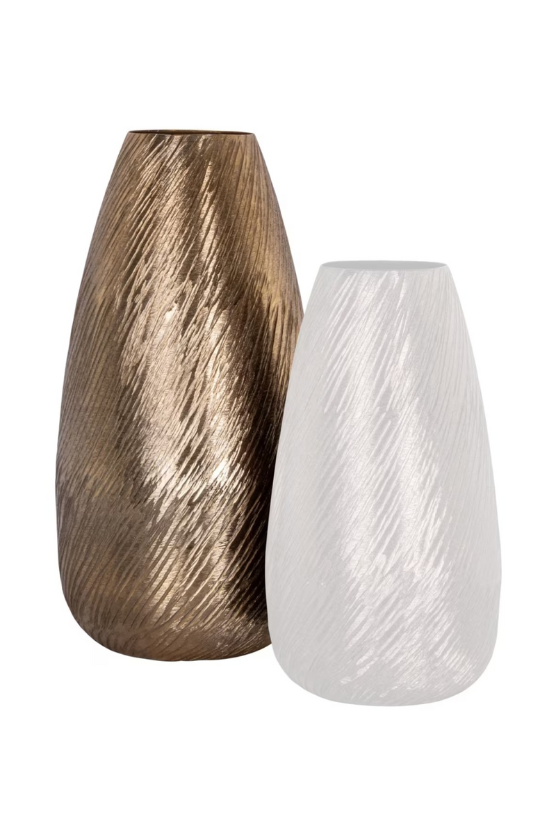 Gold Aluminum Long Vase | Richmond Interiors Riza | Oroatrade.com