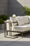 Minimalist Round Concrete Indoor/Outdoor End Table | Splendido Sawyer | Oroa.com