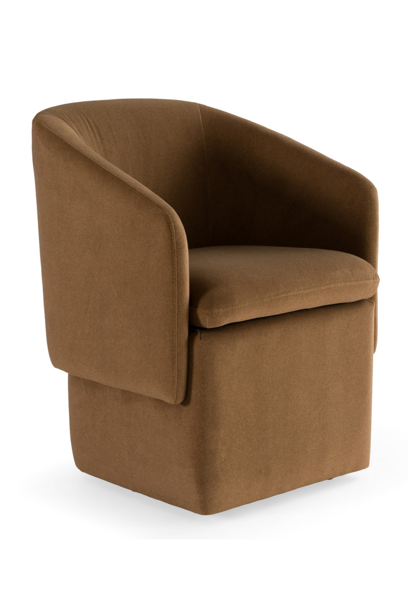 Curved Wheeled Dining Chair | OROA Modern Tassell | Oroatrade.com