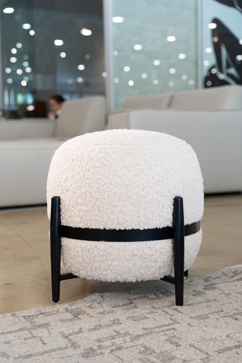 White Sherpa Round Ottoman | OROA Modern Fouston | Oroatrade.com