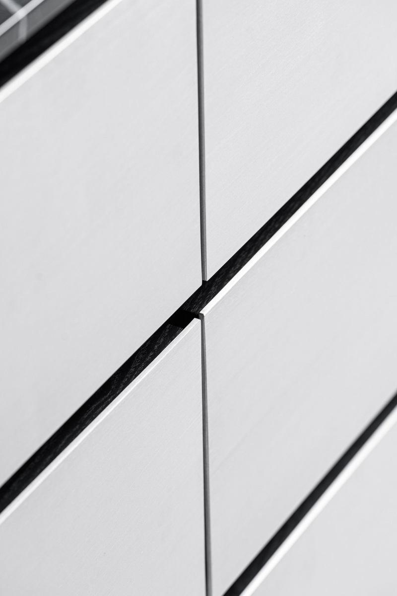 6-Drawer Aluminum Dresser | OROA Modern Concord | Oroatrade.com