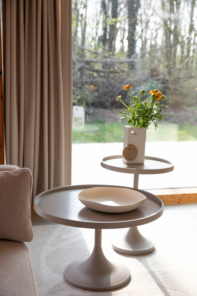 Round Pedestal Coffee Table | Zuiver Jason | Oroatrade.com
