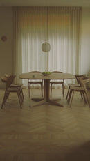 Central-Footed Oak Dining Table | Ethnicraft Corto | Oroatrade.com