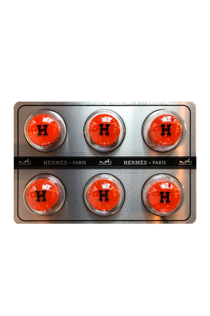 Silver Luxury Packet Masterpiece Artwork | Andrew Martin Hermes Pills | Oroatrade.com