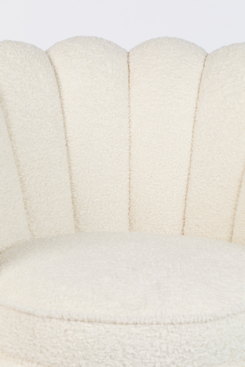 Modern Scalloped Lounge Chair | Bold Monkey | Oroatrade.com