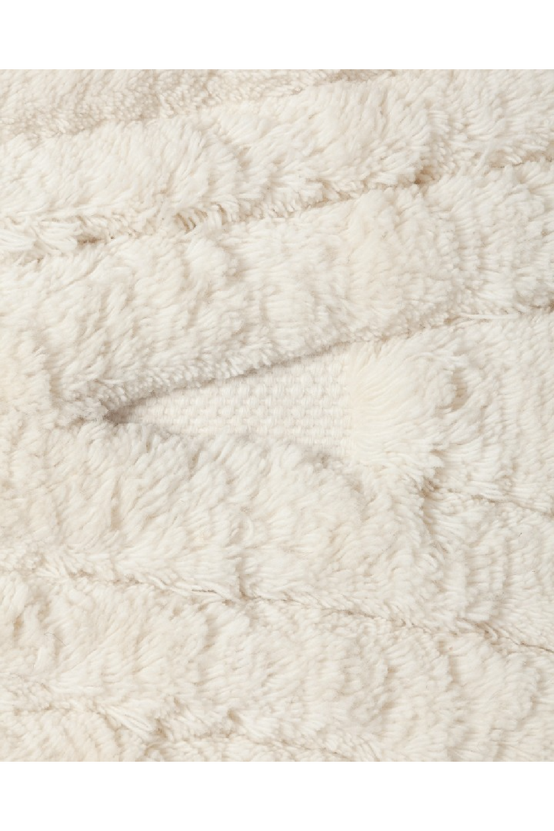 White Wool Area Rug | Dareels Maina | Oroatrade.com