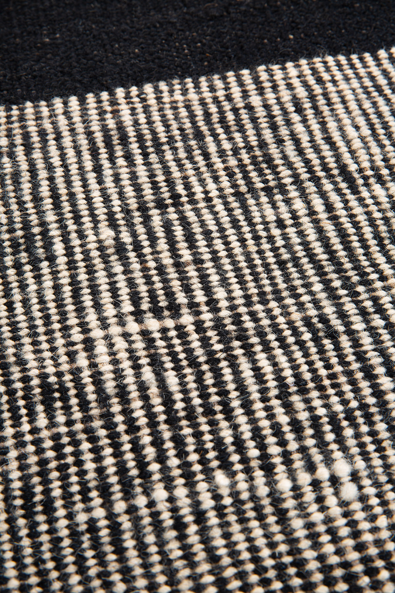 Gray Woven Wool Rug | Ethnicraft Dots | Oroatrade.com