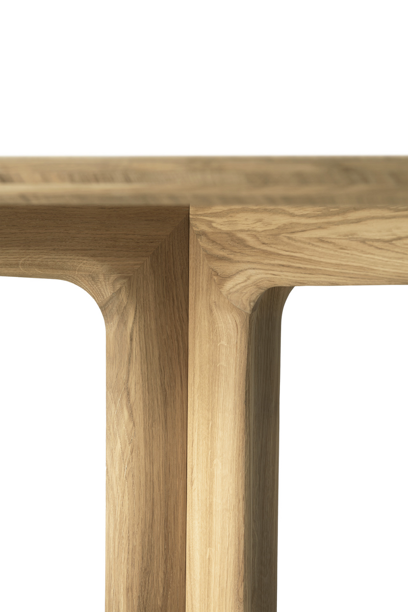 Central-Footed Oiled Oak Dining Table | Ethnicraft Corto | Oroatrade.com