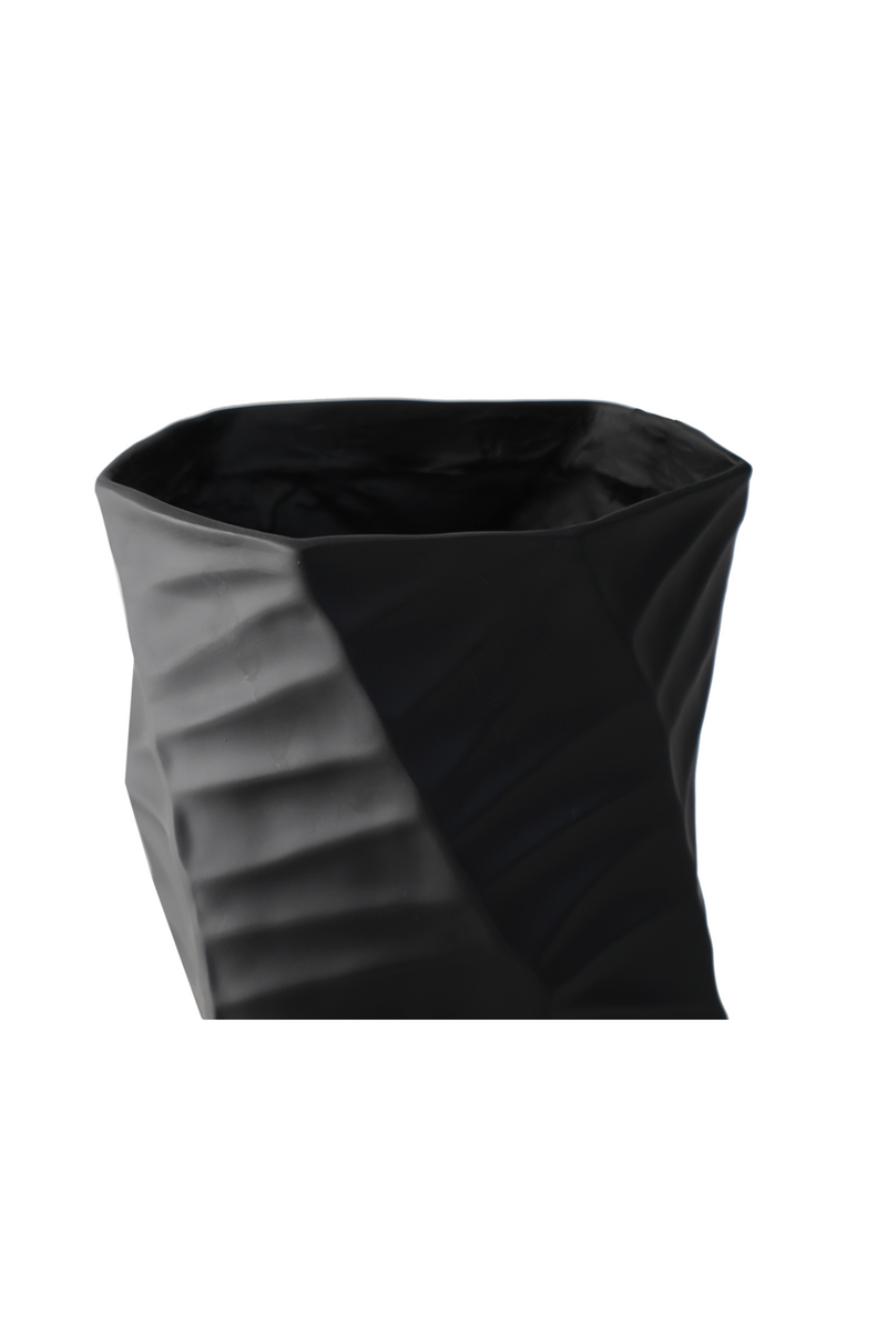 Black Wavy Vase | Liang & Eimil Ivor | OROATRADETRADE.com