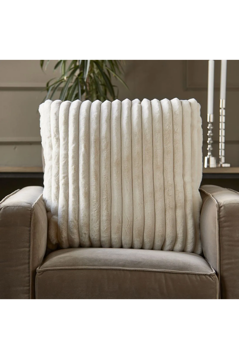 White Fur Cushion | Rivièra Maison Vail | Oroatrade.com