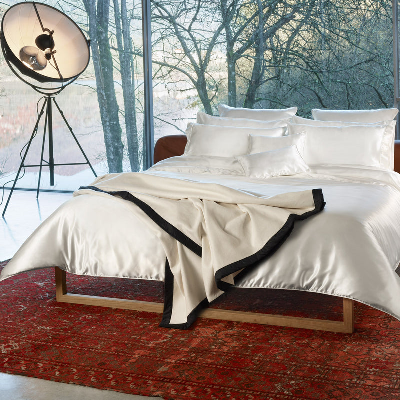 430TC Silk Sateen Duvet Cover | Amalia Home Maria | Oroatrade.com