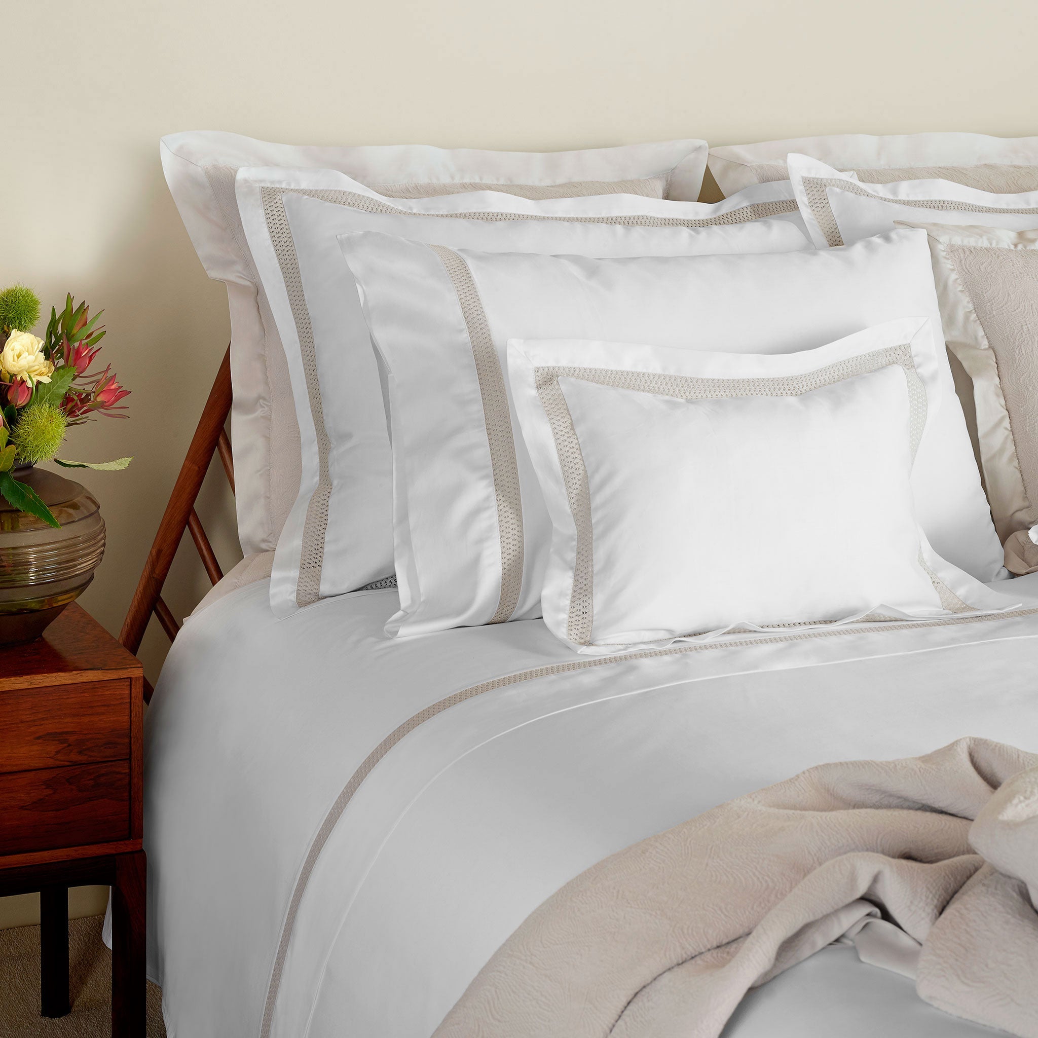 430TC Sateen Laced Flat Sheet | Amalia Home Sónia | Oroatrade.com
